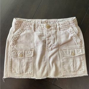 American Eagle Distressed Khaki Cargo Mini Skirt Size 0